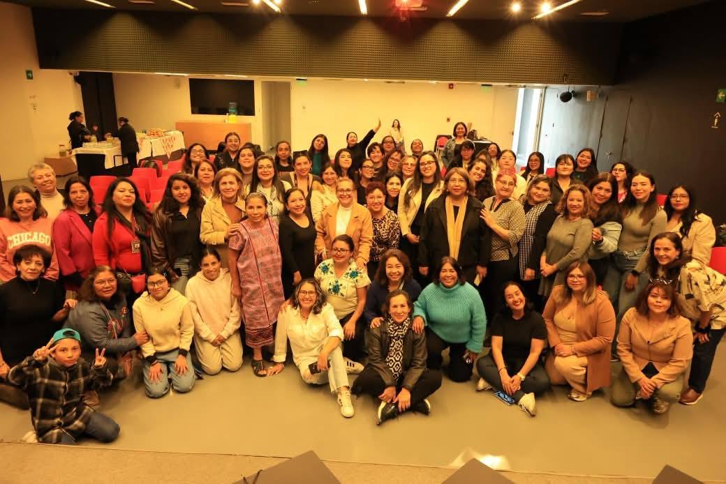 Mujeres periodistas alzan la voz por la libertad de expresión en encuentro nacional en la CDMX