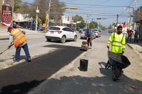 Sigue obras públicas cumpliendo con la rehabilitación de calles