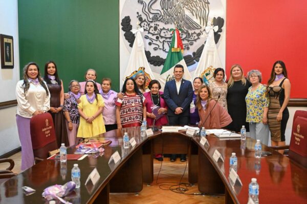 Con su fuerza y capacidad, las mujeres transforman a Victoria: Lalo Gattás