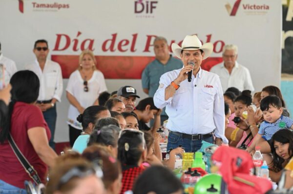 Encabeza Lalo Gattás convivencia con familias del área rural.