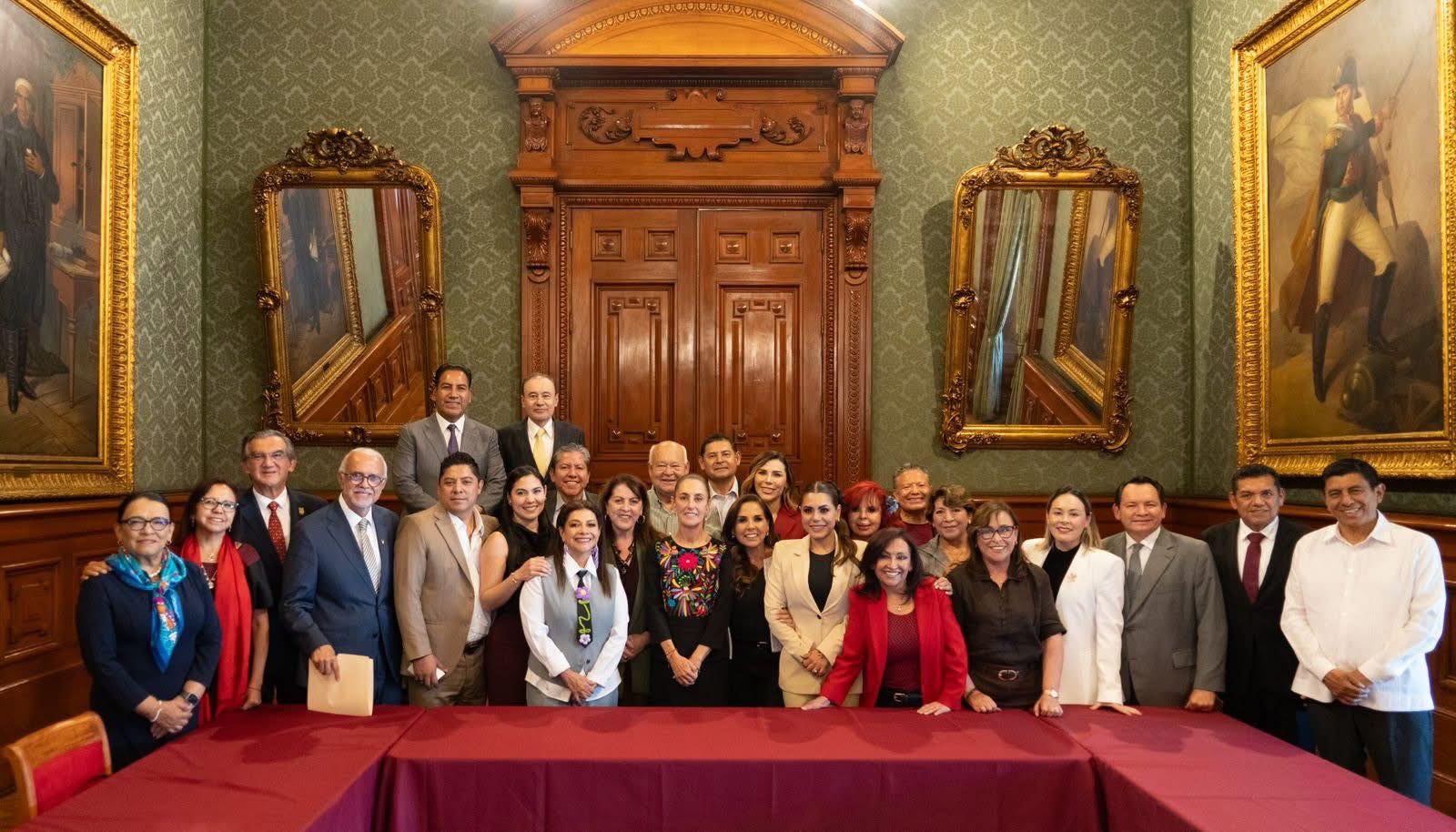Sheinbaum y gobernadores revisan avances del IMSS-Bienestar