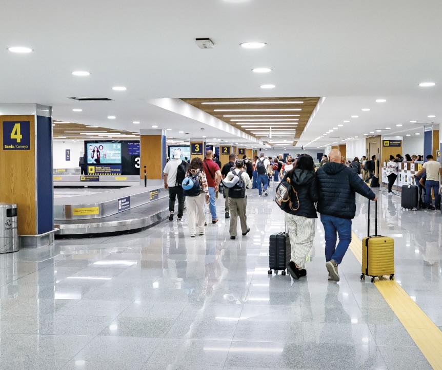 Aeroméxico emite restricción