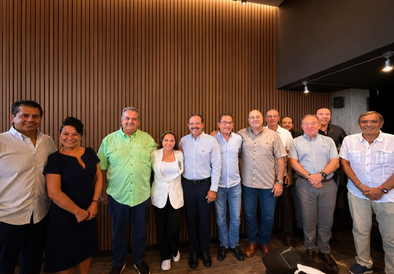 Se reúne Olga Sosa con representantes del sector camaronero del sur de Tamaulipas.