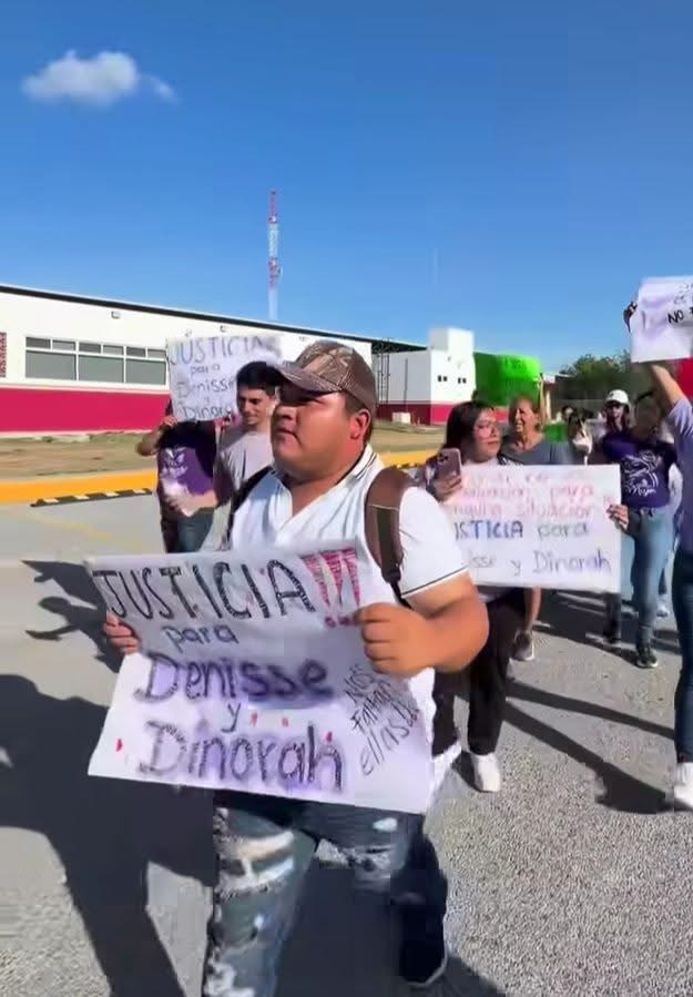 🔴⚠️Bloquean puente internacional para exigir justicia por el feminicidio de «las cuatas» en Matamoros